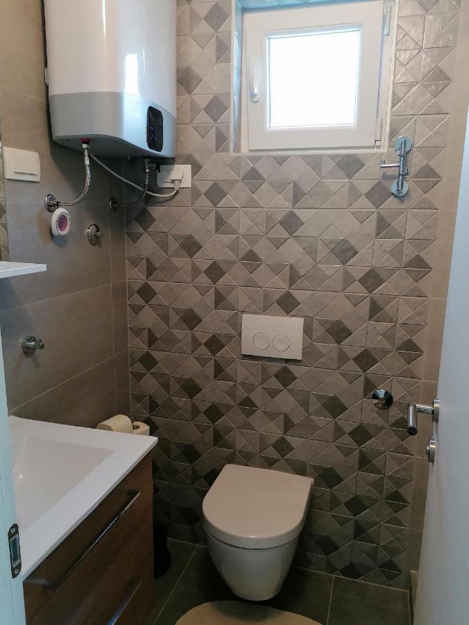Apartments With A Parking Space Njivice, Krk - 5320 Apartment *